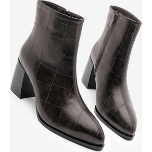 Kadın Sivri Burun Dikiş Detaylı Kalın Topuklu Bot Verika Kahve Croco