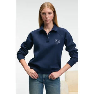 CAMIREL Kadın Polo Yaka Düğmeli Nakış Detaylı Reglan Kol Comfort Fit Lacivert Sweatshirt