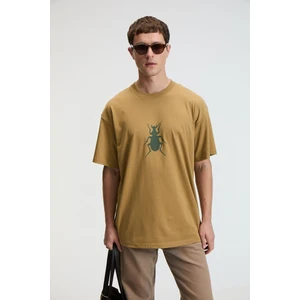 BOLD Erkek %100 Pamuk Oversize Fit Baskılı Kısa Kollu Yuvarlak Yakalı Koyu Bej T-Shirt