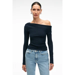 OLIVIENN Kadın Omuzu Açık Asimetrik Yakalı Uzun Kollu Slim Fit Lacivert Bluz