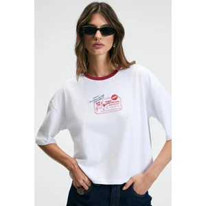 ARMELIA Kadın Bisiklet Yaka Düşük Omuz Önü Baskı Ve Nakış Detaylı Relaxed Beyaz T-Shirt