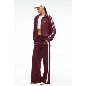 FINYARA Kadın Oversize Çift Cep Nakış ve Yan Şerit Detaylı Bordo Eşofman Altı