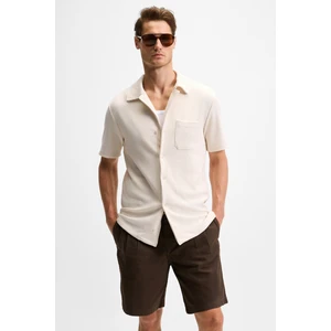 ERMANO Erkek Regular Fit Kısa Kollu Gömlek Yaka Düğmeli Krem Gömlek