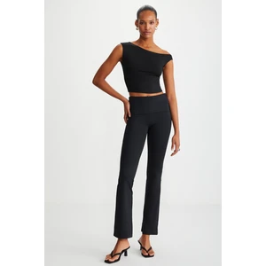 Sharleen Kadın Slim Fit Yüksek Bel Toparlayıcı Etkili Ispanyol Paça Siyah Pantolon