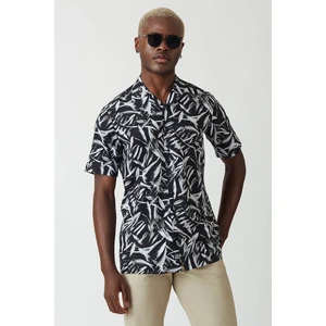 Regular Fit Siyah Desenli Kısa Kollu Spor Erkek Gömlek GM22Y221157_D99