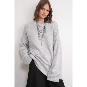 6925 Kadın Geniş Kollu Yumuşak Dokulu Triko Kazak Gri