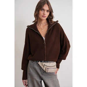 6919 Kadın Fermuarlı Balıkçı Yaka Triko Hırka Kahve