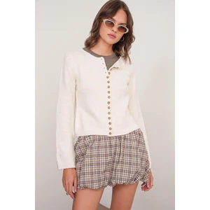 6957 Kadın Düğmeli Bisiklet Yaka Triko Hırka Naturel