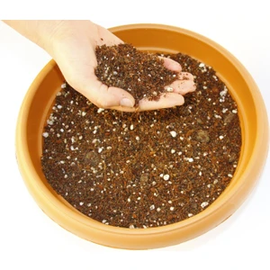 Tunç Botanik BİTKİ TOPRAĞI - TORFLU ÖZEL KARIŞIM 5 Litre