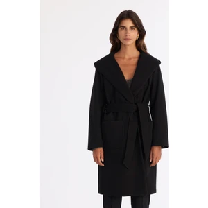 Kapüşonlu ve Kemerli Uzun Palto