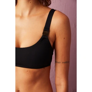 Siyah Maya Askıları Aksesuar Detaylı Bikini Üstü