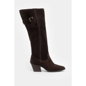 Amaris Bitter Kahve Süet Hakiki Deri Sivri Burun Kalın Topuklu Toka Detay Kadın Çizme