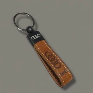Audi Yazılı ve Logolu Anahtarlık (Kahverengi) Termo Deri