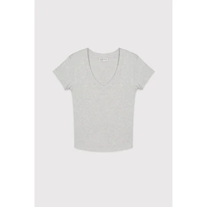 V Yaka Kısa Kol Üst