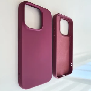 More Gsm  İphone 15 Pro Max ile Uyumlu Logosuz Lansman Içi Kadife Silikon Kılıf