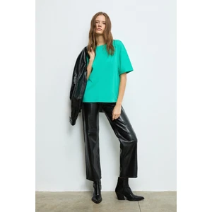 Lagertha Kadın %100 Organik Pamuklu Kalın Dokulu Oversize Fit Yuvarlak Yakalı Yeşil T-Shirt