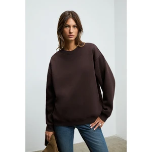 Karıus Kadın Organik Pamuklu Içi Polarsız Oversize Yuvarlak Yakalı Koyu Kahverengi Sweatshirt