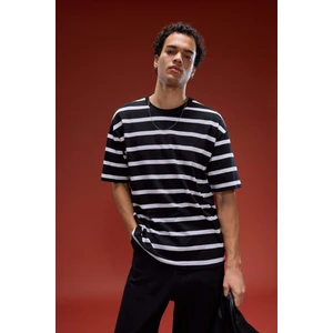 %100 Pamuk Boxy Fit Rahat Kesim Bisiklet Yaka Çizgili Kısa Kollu Tişört E1160AX25AU