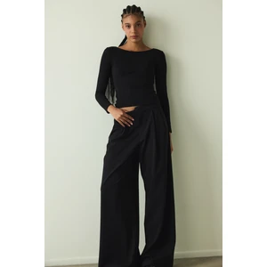 CUPsecret Kendinden Pedli Siyah Bisiklet Yaka Uzun Kollu Slim Fit Üst