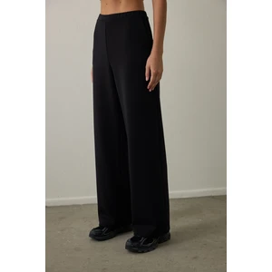 Siyah Silky Feel  Bol Kesim Loose Eşofman Altı