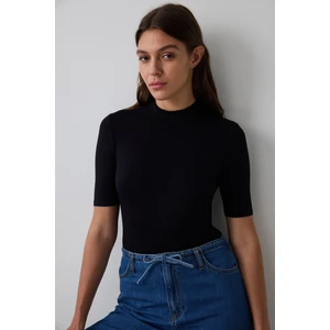 Siyah Yarım Balıkçı Yaka 3/4 Kollu Slim Fit Üst