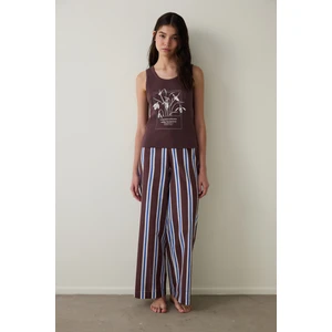 Kahverengi Istanbul Kardeleni Çizgili Bisiklet Yaka Askılı Pamuklu Pijama Takımı - Inspired by Flora