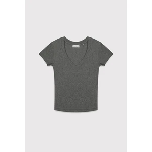 V Yaka Kısa Kol Üst