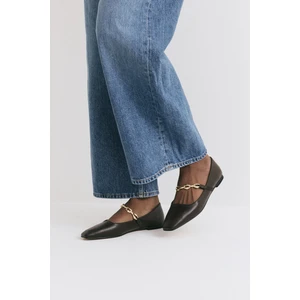 Babet 2521 - Parlak Zincir Detaylı Acı Kahve Kadın Babet