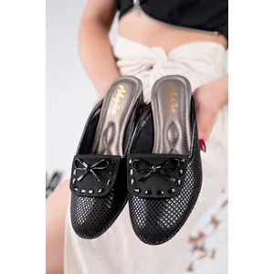 Akgün Terlik Kadın Siyah Yılan Desen Fiyonk Burnu Kapalı Şık Ev Terliği