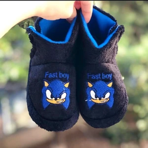 Cırtlı  Sonic Çocuk Panduf Kaydırmaz Taban Hızlı Çocuk Figürlü Terletmez Üşütmez Anaokulu Kreş Ev Pandufu