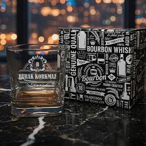 Sevgiliye Hediye Kişiye Özel Viski Bardağı – Emerald Serisi Elegan Tasarım Lazer Kazımalı