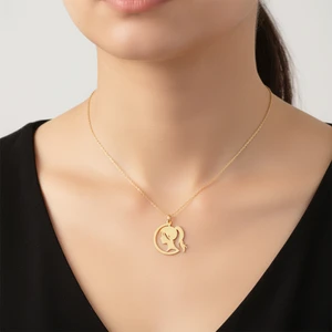 Tabitela 8 Ayar Altın Kolye Ucu Kız GM1060 0.5 gr