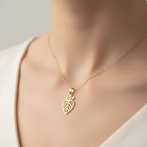 14 Ayar Altın Kolye Ucu Çilek GM8128 0.5 gr