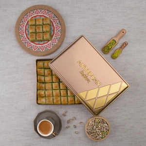Antep Fıstıklı Kesim Baklava 850 G Taze Antep Fıstığı ile Özel Tatlı İkram