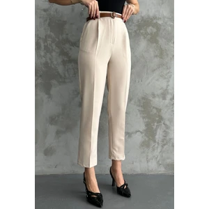 Kadın Dar Paça Pileli Kemerli Mevsimlik Kumaş Pantolon Krem Krem / 42