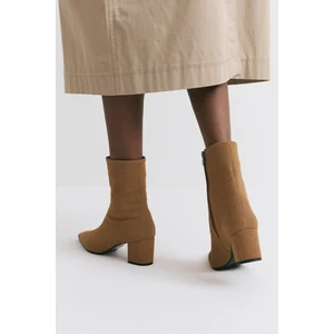 Bot 2514 - Sivri Burun Önden Dikişli Taba Süet Kadın Bot