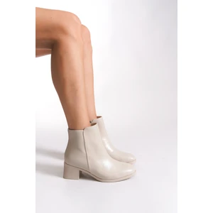 Thefheira Kadın Bot 0012600