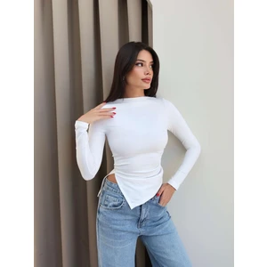 Düşük Omuz Yan Yırtmaçlı Bluz
