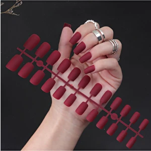 Nail Master 24'lü Küt Takma Tırnak Mat Kırmızı Renk ile Profesyonel Kullanım için