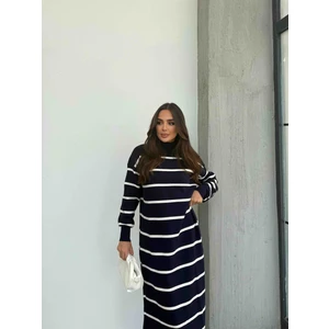 Çizgili Triko Elbise – Uzun Kollu, Rahat Kesim