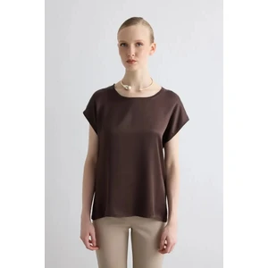 Yuvarlak Yaka Önü Saten Viskon Tshirt - Kahverengi