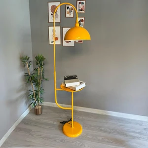 Sarı Lambader Hareketli Başlık Sehpalı Modern Dekoratif Metal Oturma Odası Çalışma Odası
