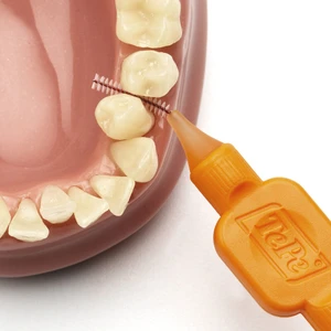 TePe Orta Sert Turuncu 0,45 mm Plastik Saplı Arayüz Diş Fırçası 8'li Paket – Unisex, Türkiye Üretimi