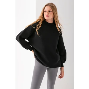 Kadın Siyah Üç İplik Pamuklu Ribanalı Bisiklet Yaka Oversize Sweatshirt - 2523