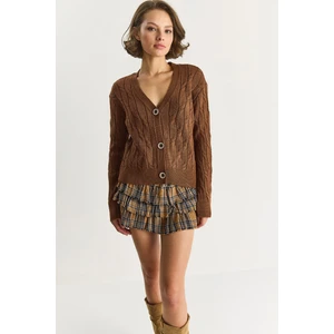 Kadın V Yaka Örgü Desenli Düğmeli Hırka