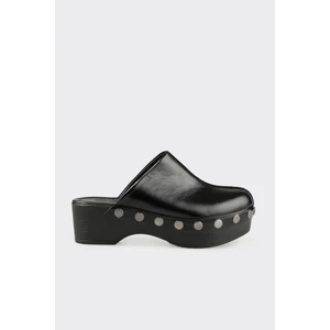 Siyah Deri Kadın Terlik