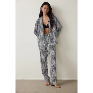 Kırık Beyaz Angie Çizgili Gömlek Yaka Uzun Kollu Pijama Takımı