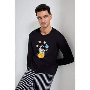 Erkek Pamuklu Uzun Kollu Üst Astronot Baskılı Alt Çizgili Pijama Takımı