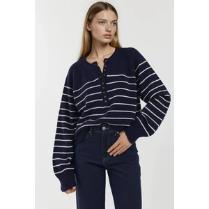 Kadın Düğme Detaylı Çizgili Loose Fit Triko Kazak Lacivert