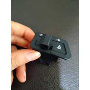 Quantum 50 125 Uyumlu 4 Lü Sinyal Flaşör Buton Düğmesi